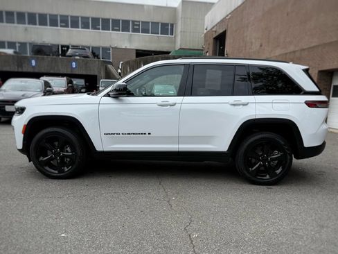 Used 2026 Jeep Grand Cherokee Limited w/ Limited Altitude Package AWD/4WD image 14