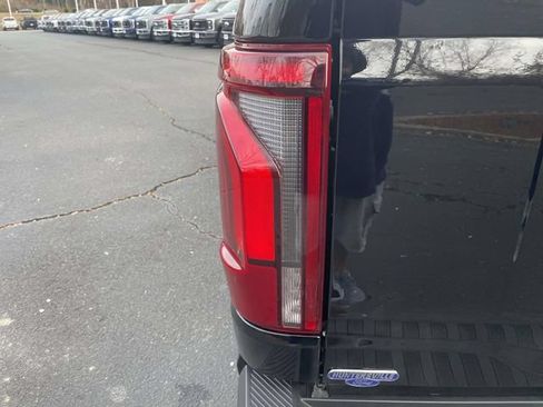 Used 2025 Ford F150 Lariat w/ Equipment Group 502A High AWD/4WD image 36