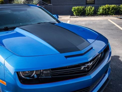 Used 2013 Chevrolet Camaro SS w/ Hot Wheels Special Edition image 27