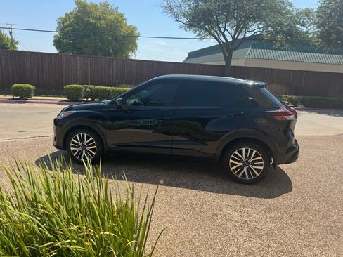 Used 2023 Nissan Kicks SV FWD image 11