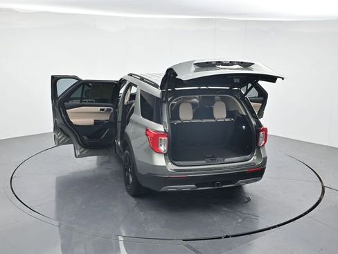 Used 2020 Ford Explorer XLT w/ Equipment Group 202A RWD image 46