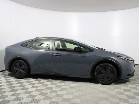 Used 2024 Toyota Prius LE image 31