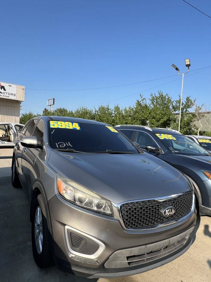 Used 2016 Kia Sorento L FWD image 2