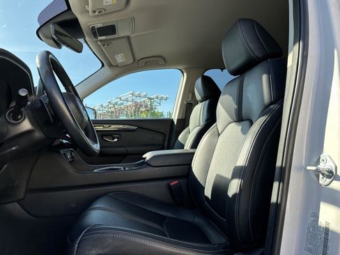 Used 2023 Honda Pilot EX-L image 11