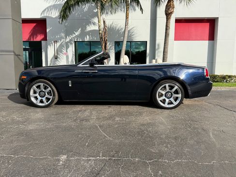 Used 2016 Rolls-Royce Dawn image 12