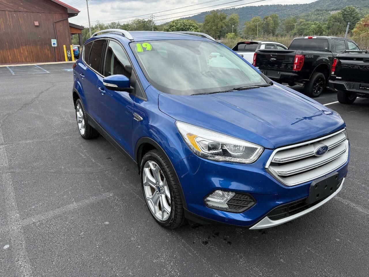 Used 2019 Ford Escape Titanium AWD/4WD image 1