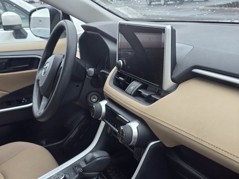 Used 2023 Toyota RAV4 LE image 18
