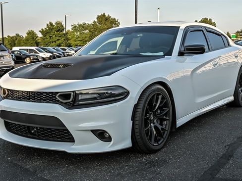 Used 2018 Dodge Charger R/T w/ Dynamics Package RWD image 5