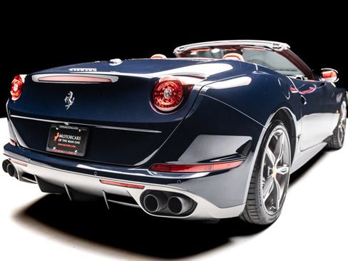 Used 2016 Ferrari California T RWD image 26