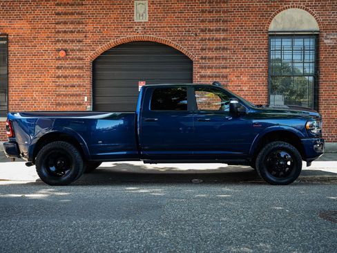 Used 2024 RAM 3500 Limited w/ Night Edition AWD/4WD image 2
