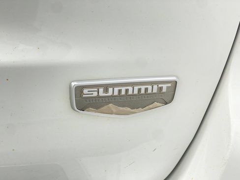 Used 2015 Jeep Grand Cherokee Summit w/ Platinum Series Group AWD/4WD image 39