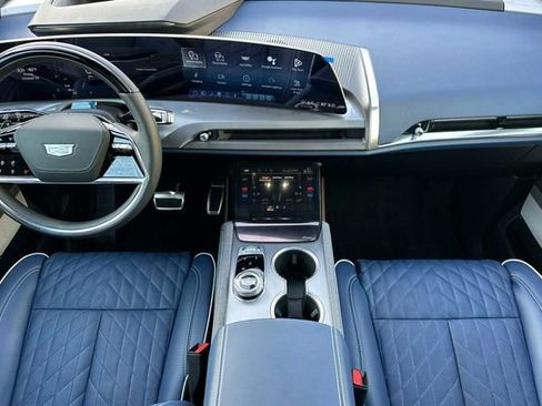 New 2026 Cadillac Vistiq Premium Luxury w/ LPO, Floor Liner Package image 13