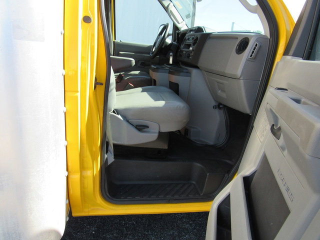 Used 2022 Ford E-350 and Econoline 350 Super Duty RWD image 13