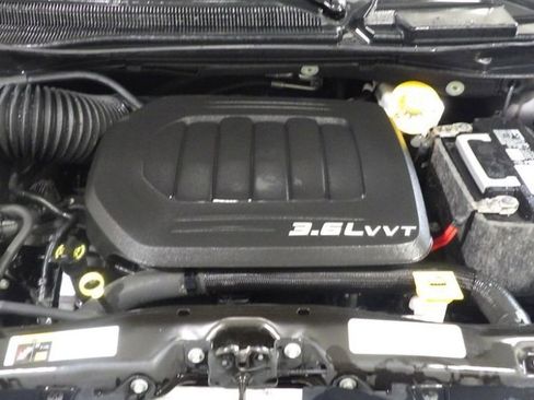 Used 2016 Dodge Grand Caravan SE w/ Quick Order Package 29E SE image 9