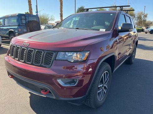 Used 2019 Jeep Grand Cherokee Trailhawk AWD/4WD image 2