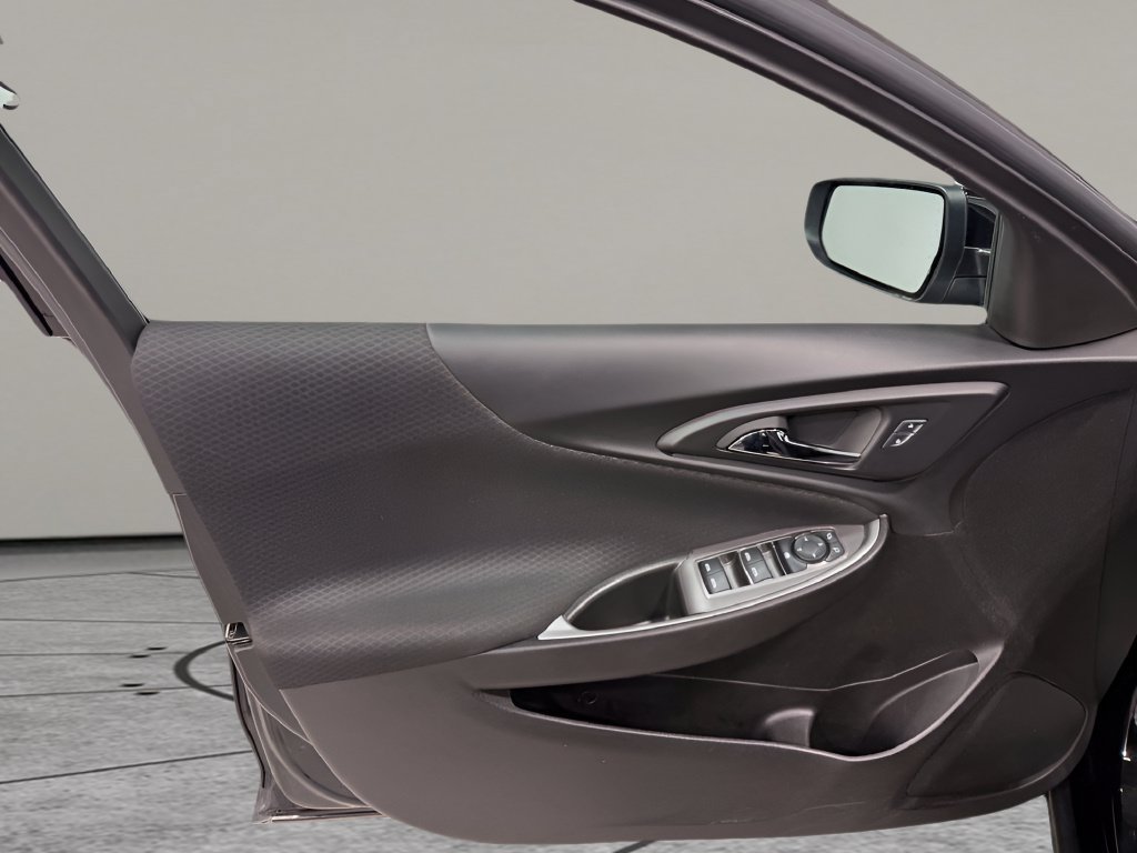 Used 2025 Chevrolet Malibu LT FWD image 9