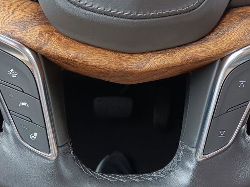 Used 2021 Cadillac XT5 Premium Luxury w/ Platinum Package image 19