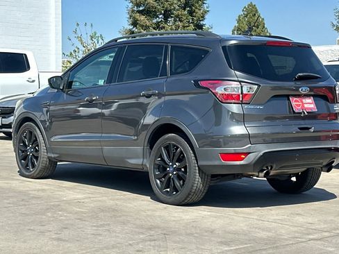 Used 2018 Ford Escape SE w/ SE Sport Appearance Package FWD image 7