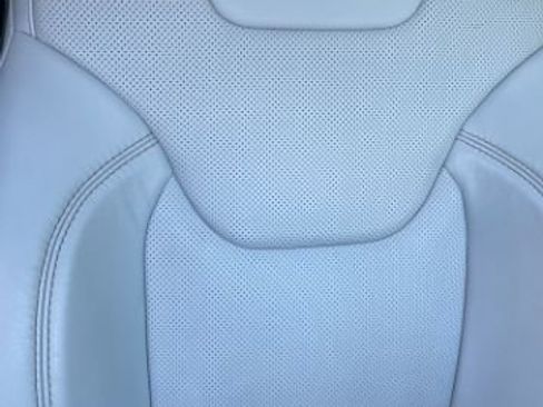 Used 2021 Jeep Cherokee Limited FWD image 13
