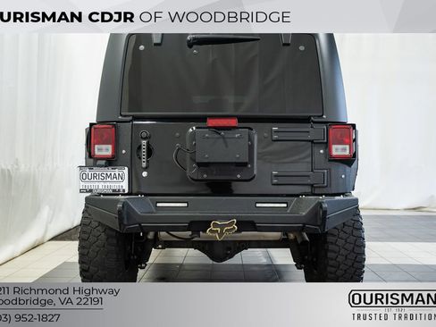 Used 2018 Jeep Wrangler Unlimited Rubicon w/ Connectivity Group image 6