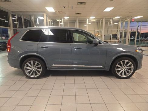 Used 2023 Volvo XC90 B6 Plus image 9