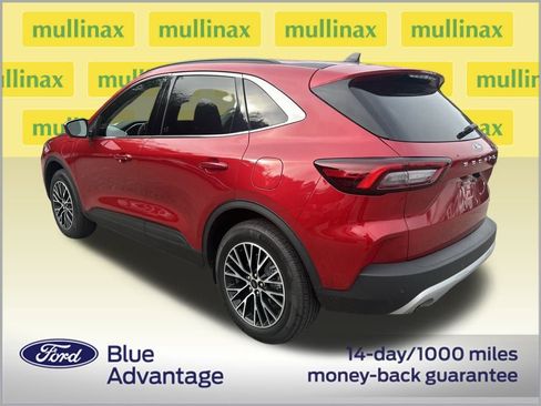 Used 2026 Ford Escape SE w/ PHEV Premium Package image 3