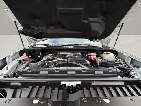 Used 2025 Chevrolet Silverado 2500 High Country w/ Technology Package AWD/4WD image 32