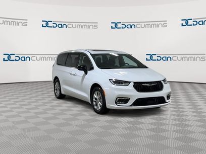 New 2026 Chrysler Pacifica Limited