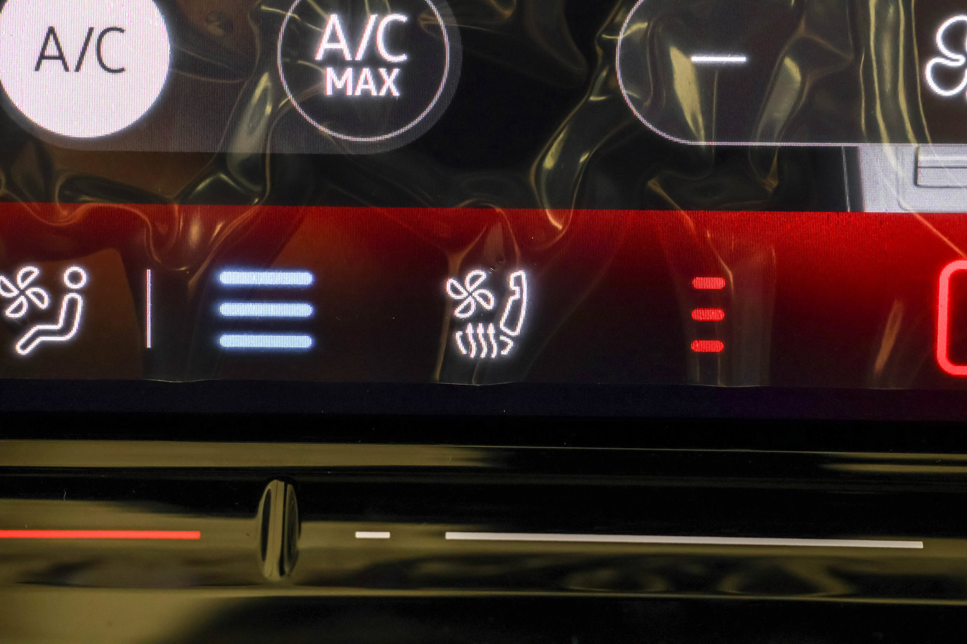 New 2026 Volkswagen GTI SE FWD image 30
