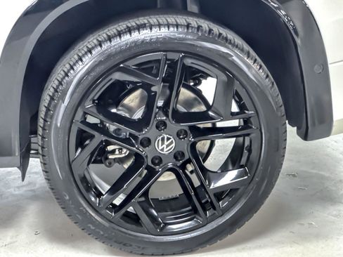 New 2026 Volkswagen Tiguan SE R-Line AWD/4WD image 24