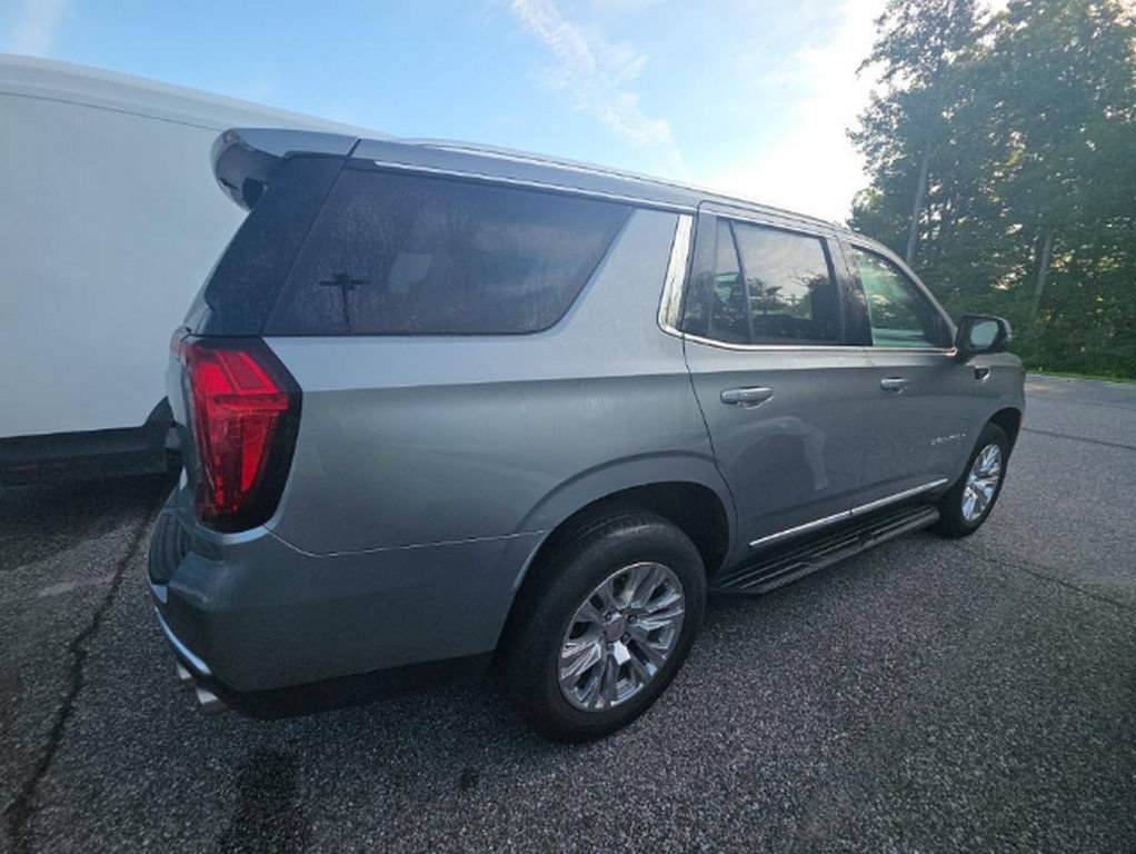 Used 2023 GMC Yukon Denali AWD/4WD image 4