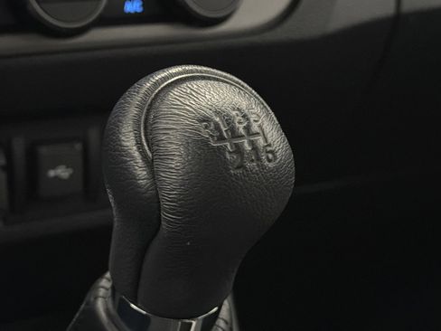 Used 2022 Toyota Tacoma TRD Off-Road image 29