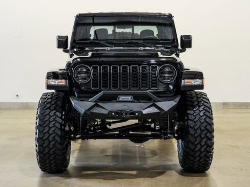 Used 2024 Jeep Gladiator Sport AWD/4WD image 2