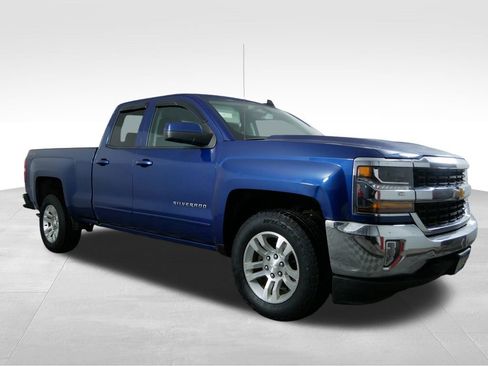 Used 2018 Chevrolet Silverado 1500 LT w/ All Star Edition image 2