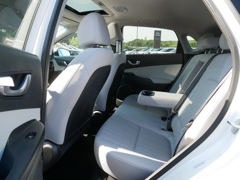 Used 2023 Hyundai Kona SEL w/ Convenience Package FWD image 16