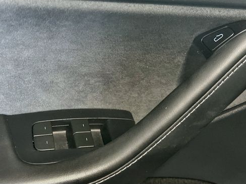 Used 2023 Tesla Model Y Performance AWD/4WD image 15