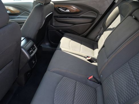 Used 2018 GMC Terrain SLE w/ Driver Convenience Package AWD/4WD image 19