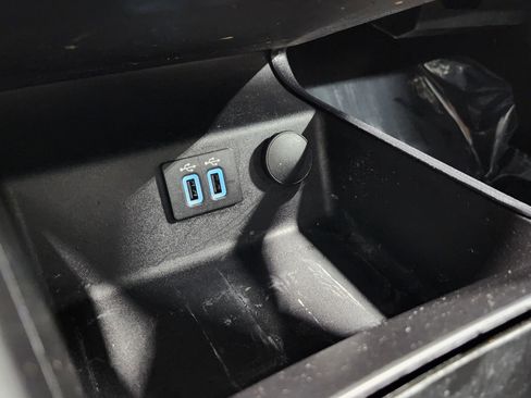 Used 2019 Ford Fusion Energi Titanium image 10