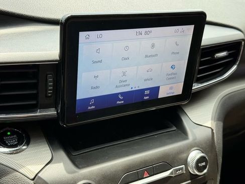 Used 2020 Ford Explorer XLT w/ Equipment Group 202A AWD/4WD image 22