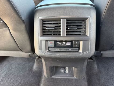 Used 2018 Volkswagen Atlas SE image 19