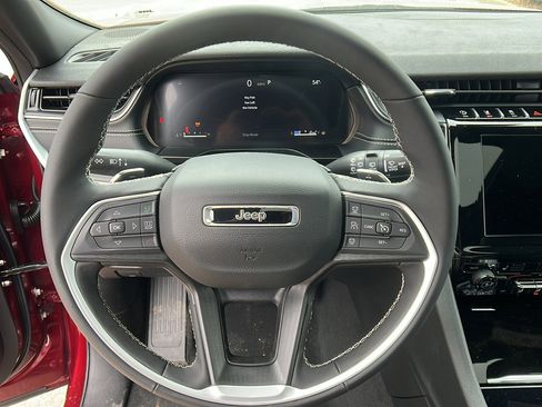 New 2025 Jeep Grand Cherokee L Altitude image 21