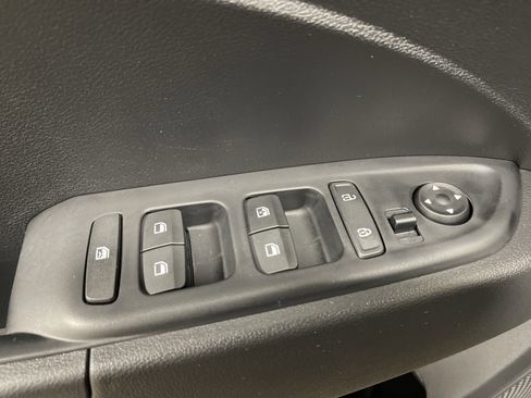 Used 2026 Hyundai Venue SEL image 8