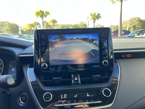 Used 2022 Toyota Corolla LE image 24