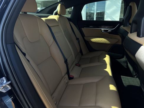 Used 2017 Volvo S90 T6 Momentum w/ Vision Package image 27