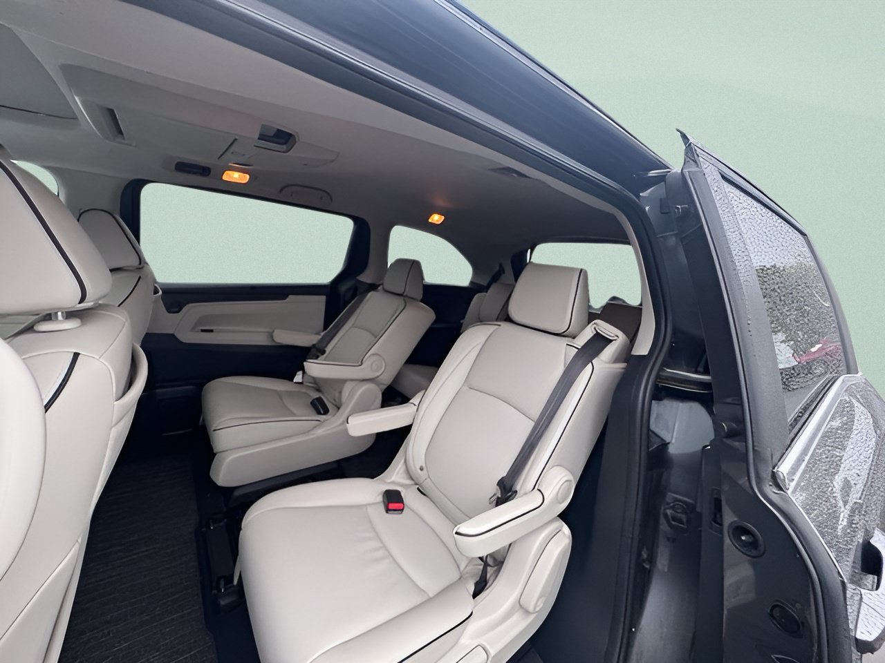 Used 2025 Honda Odyssey Touring image 13