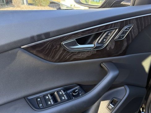 Used 2021 Audi Q8 Premium Plus image 9