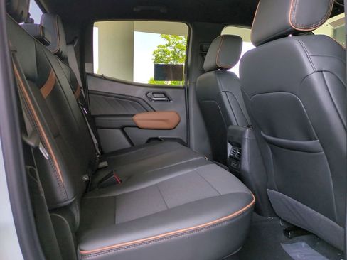 New 2025 GMC Canyon AT4 image 20