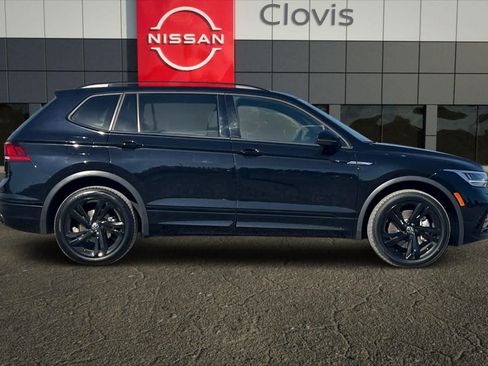 Used 2023 Volkswagen Tiguan SE R-Line FWD image 9
