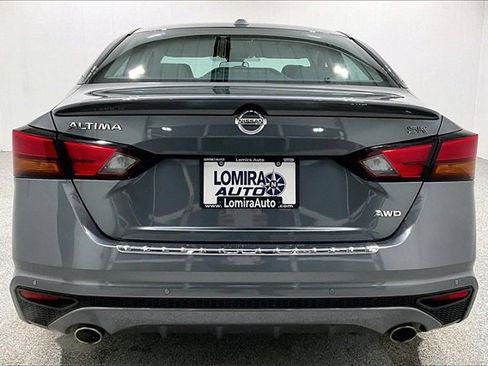 Used 2021 Nissan Altima 2.5 SR w/ SR Premium Package image 6