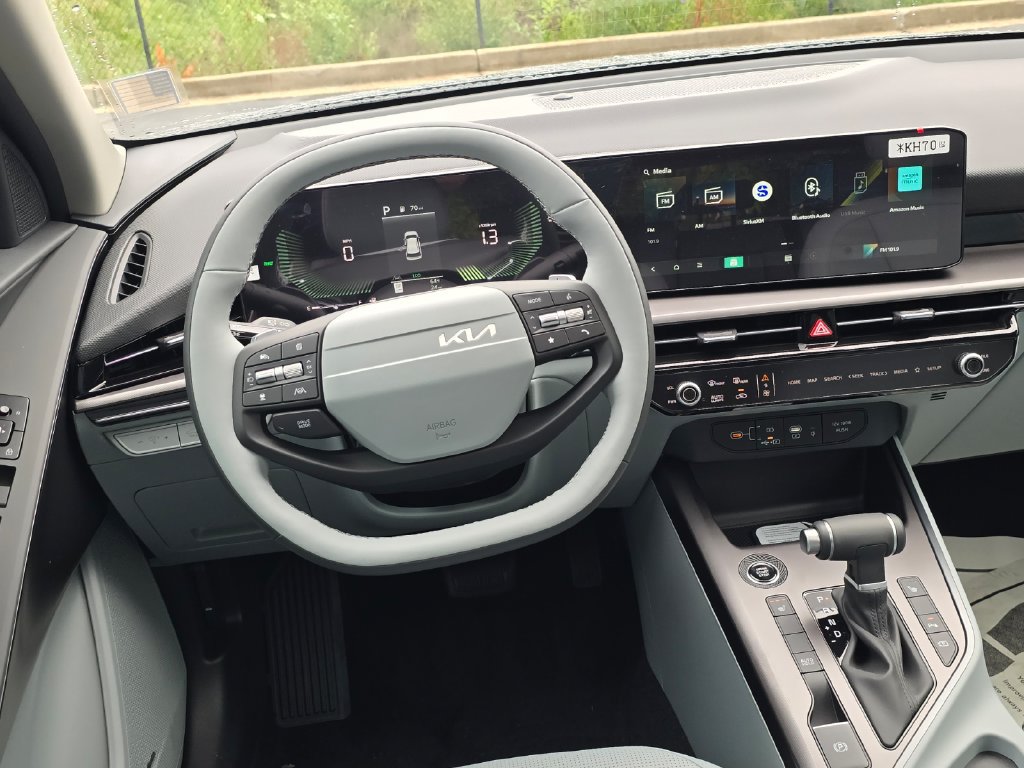 New 2027 Kia Niro EX FWD image 13